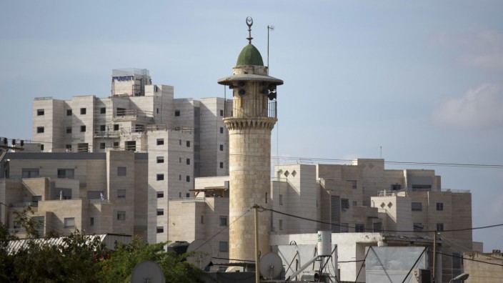 Israel: Bald verboten? Lautsprecher verstärken auf einem Minarett der israelischen Stadt Lod den Ruf des Muezzins.