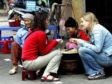 Was wir wollen - Urlaubswünsche mal anders; Garküche in Hanoi, AFP