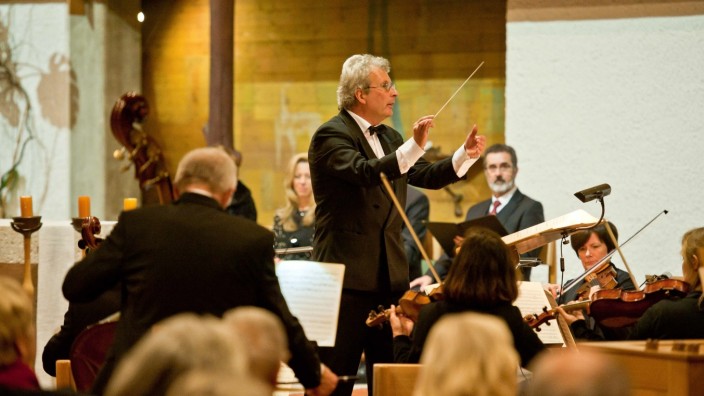 Vaterstetten: Dirigent Matthias Gerstner führt "Jubilate-Chor" und "Barockensemble" zu einer gelungenen Aufführung von Händels "Samson".