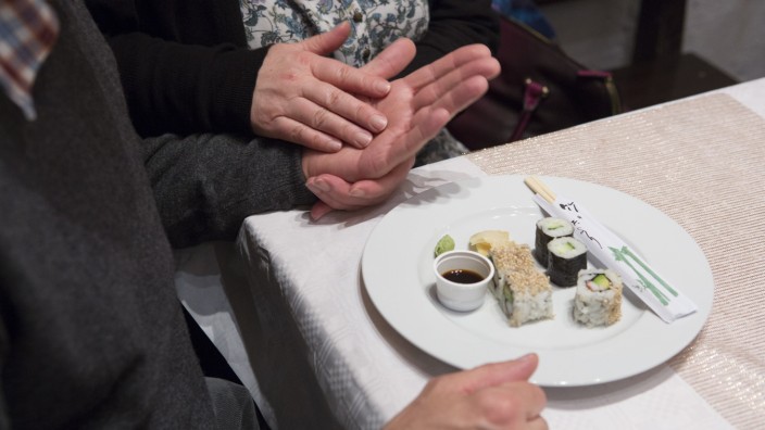 Kulinarische Reise für Taubblinde / Hörsehbehinderte mit Votrag über Japan und japanischem Essen Sushi