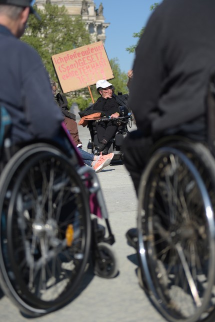 Behinderte Aktivisten protestieren gegen Teilhabegesetz