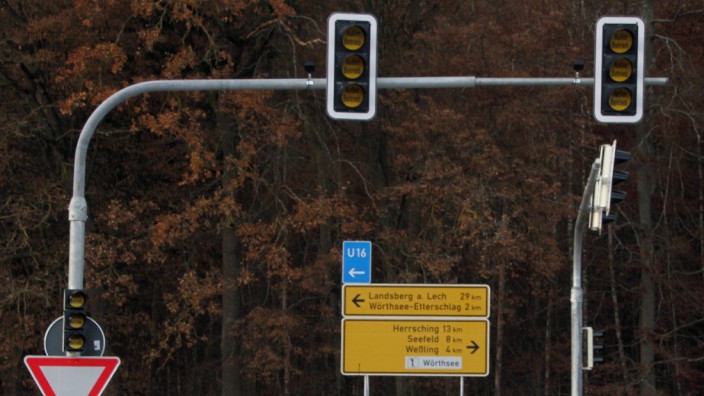 Signalanlage an der Autobahnausfahrt
