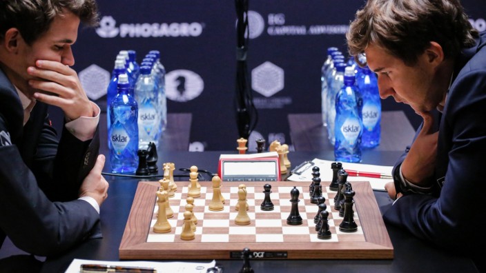 Schach-WM: Ein sublimierter Kampf, das Ringen zweier großer Denker: Sergej Karjakin (rechts) und Magnus Carlsen bei Schach-WM in New York.