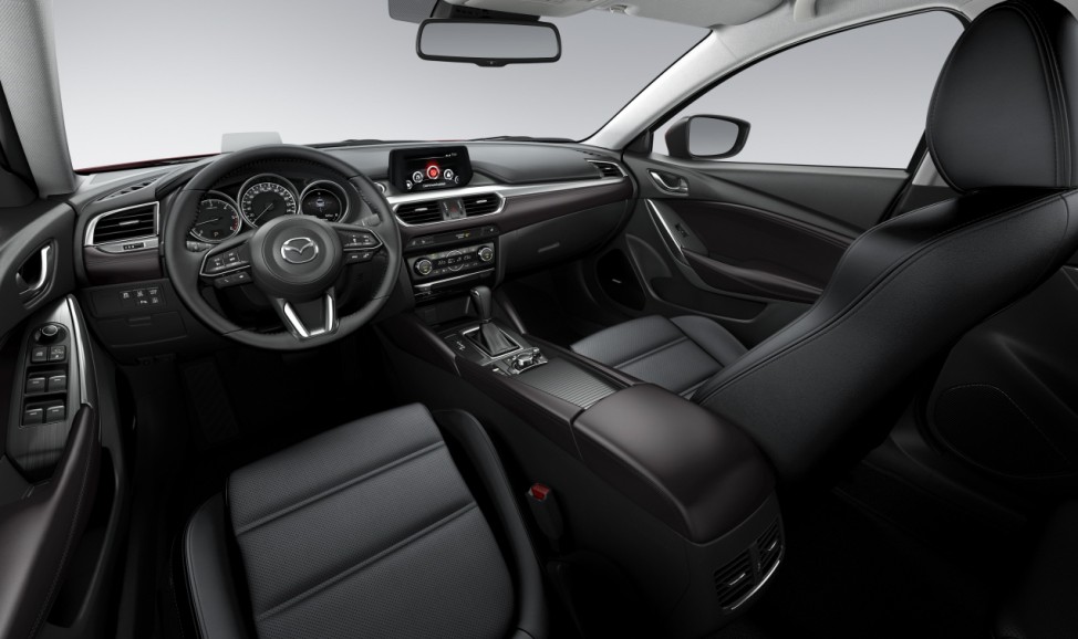 Das Cockpit des neuen Mazda 6 Kombi.