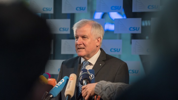 Horst Seehofer vor der CSU-Vorstandssitzung