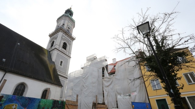 Beim Pfarrer macht sich Frustration breit: Das Pfarrhaus von Sankt Georg wird saniert.