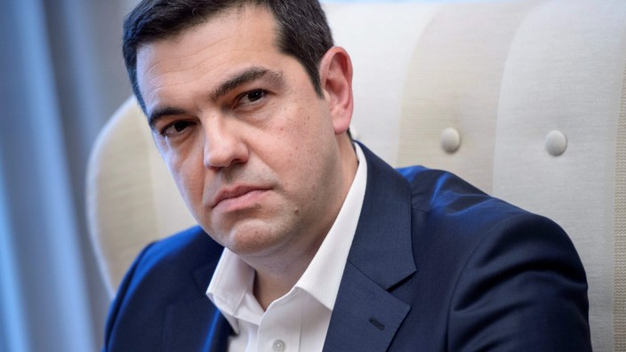 Schuldenkrise: Der griechische Premier ist eine Art Vollstrecker für die internationalen Geldgeber des Landes - und doch sind sie mit ihren strikten Reformen dabei, seine Regierung zu Fall zu bringen.