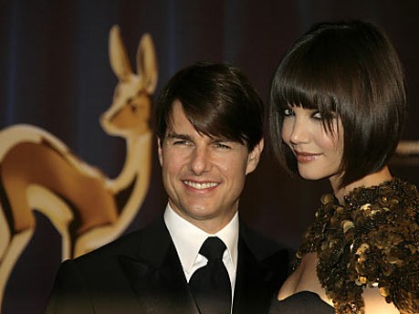 Tom Cruise unbd Katie Holmes