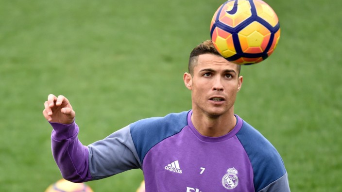 Football Leaks: Gut dotierter Job: Cristiano Ronaldo beim Training.