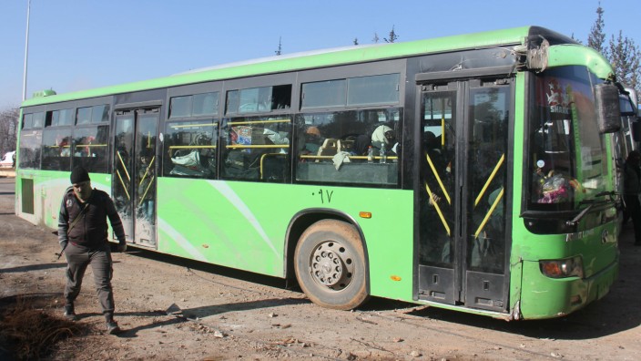 Syrien: Zivilisten in Syrien sollen in Bussen in Sicherheit gebracht werden