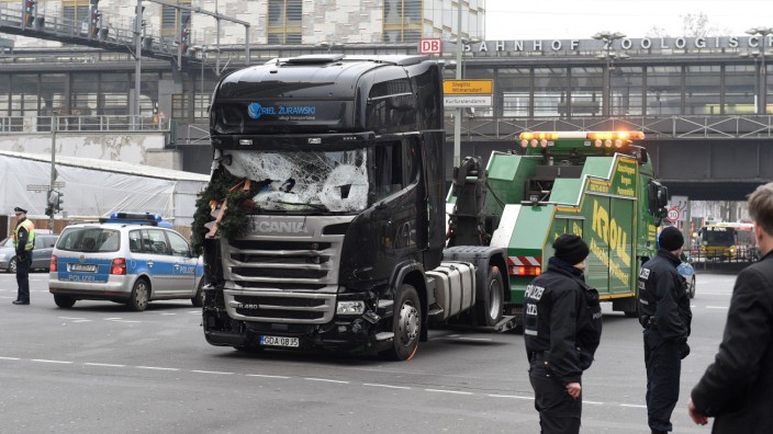 Truck crashes into a Christmas market in Berlin