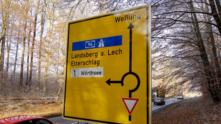 Weßling: Kreisverkehr Verkehrsschild