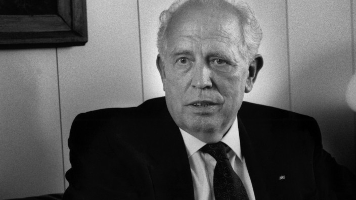 Dr. Hans Tietmeyer