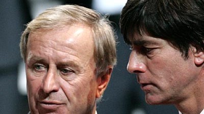 EM 2008, Gruppe B: Duell in deutscher Sprache: die Trainer Josef Hickersberger, l., und Joachim Löw.