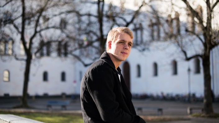 Deutschland und die Populisten: Christian Schumacher, 21, stammt aus Stuttgart und studiert in München Philosophie und Geschichte. Als Sprecher der AfD-nahen Hochschulgruppe Campus Alternative fühlt er sich von den Linken unterdrückt.