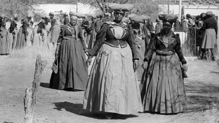 Leserdiskussion: Zehntausende Herero und Nama wurden in den Jahren 1904 bis 1908 während der deutschen Kolonialherrschaft getötet.