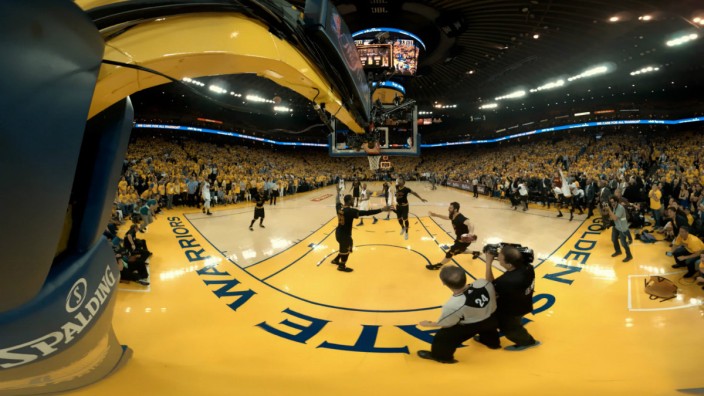 Virtual Reality: Der Fernsehzuschauer am Spielfeldrand: NBA-Spiel in der virtuellen Realität.