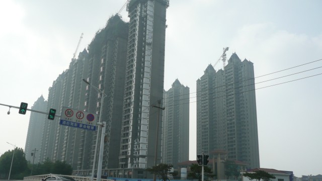 China: Boomtown am Fluss: Dongying ist innerhalb weniger Jahre zur Millionenstadt geworden - nachhaltige Stadtplanung spielte bislang kaum eine Rolle.