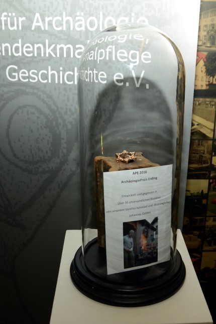 Nicht wissenschaftlich belegbar: Der Archäologiepreis des Vereins.