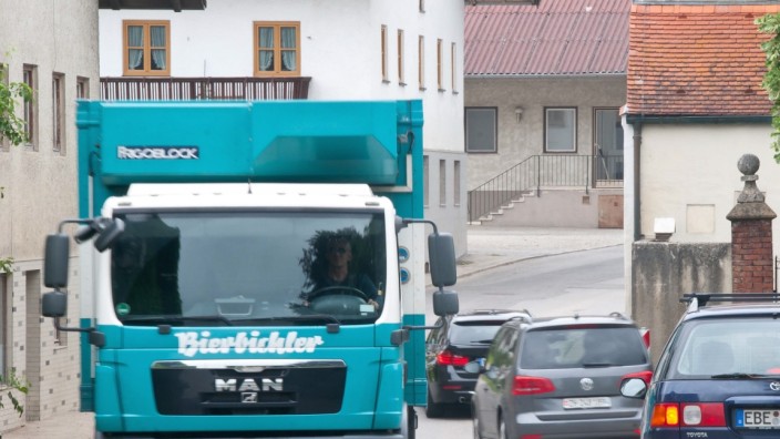 Grafing: In Straußdorf herrscht meist reger Durchgangsverkehr, die Bewohner hoffen nun auf Tempolimits, breitere Gehwege und Querungshilfen.