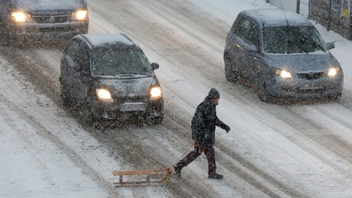 Heavy Snows Hit Northern Germany