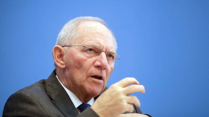 CDU-Poltiker: Wolfgang Schäuble: "Natürlich müssen die Länder mit uns kooperieren. Aber wenn sie es nicht tun, ist es keine Lösung, einfach Entwicklungshilfe zu streichen."
