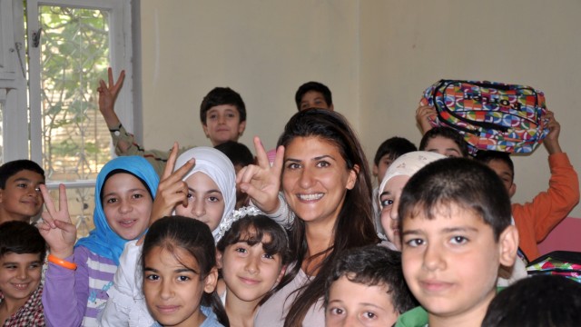 Unterhaching: Aynur Gündüz in einer Schule für syrische Kinder in der Nähe von Istanbul.