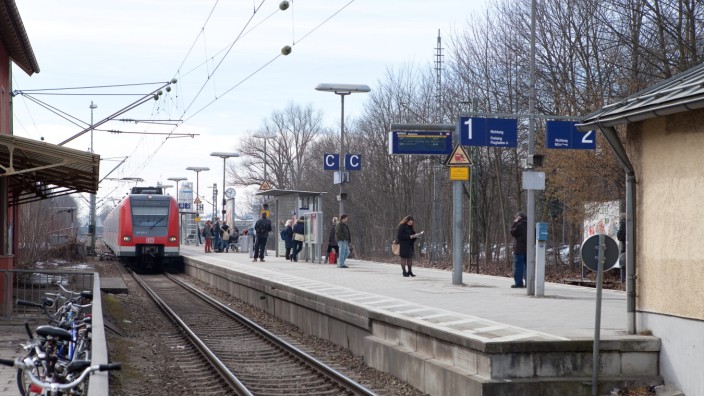 Treppen Bahnhof Lohhof