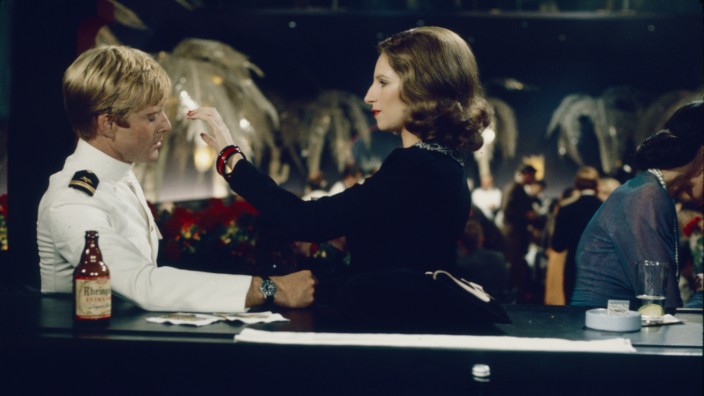 Liebesfilme im Kino: Die Liebe kann ganz leicht sein und schwer zugleich: Barbra Streisand und Robert Redford im Film "So wie wir waren".