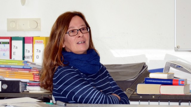 Multitouchscreens an Erdinger Schulen: Lehrerin Gisela Mairinger-Ritschel findet die Tafeln klasse.