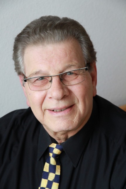 Werner Theisen, Komponist und bald Chorleiter  eines Chors 50 Plus, organisiert vom Seniorenzentrum Neubiberg und vom Haus der Senioren in Ottobrunn