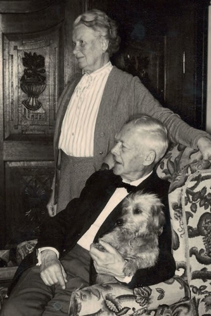 Wenzberg: Das Ehepaar Else Wenz-Viëtor und Paul Wenz im Jahr 1955 in Icking, wohin sie 1916 gezogen waren.