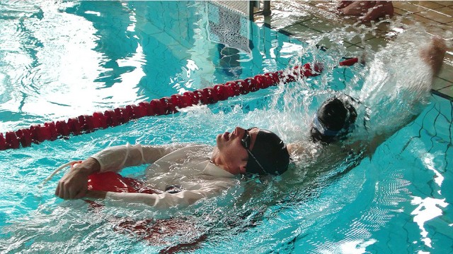 Personal für Schwimmbäder: Die Ausbildung zum Rettungsschwimmer ist schwer, der Job erfordert Verantwortung.