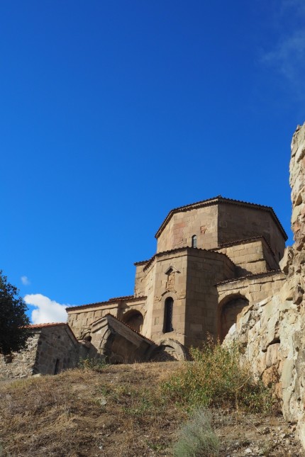 Georgiens alte Städte: Seit 1994 gehören die religiösen Bauten von Mzcheta zum Unesco-Weltkulturerbe - darunter auch das Dschwari-Kloster.