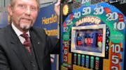 Glücksspiel: Paul Gauselmann - der "Daddel-König" hat Ärger mit der Konkurrenz.