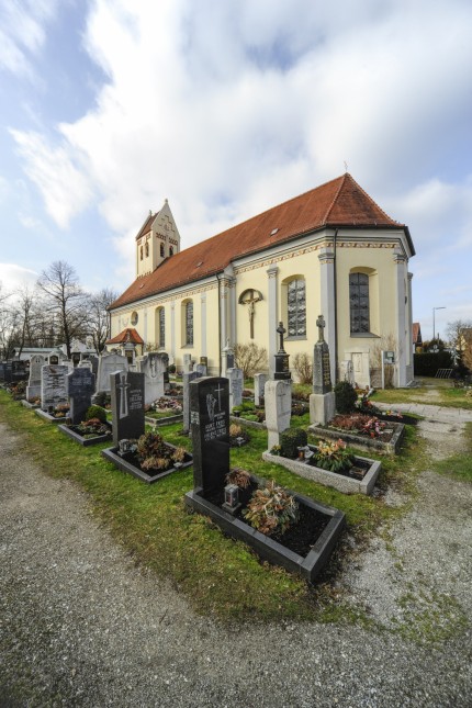 Kirche und Friedhof in Allach, 2016