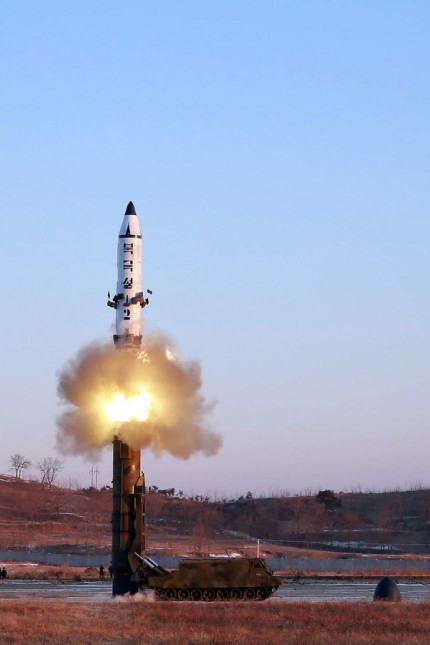 Nordkorea: Am Sonntag zündete Nordkorea die Rakete Pukguksong-2.