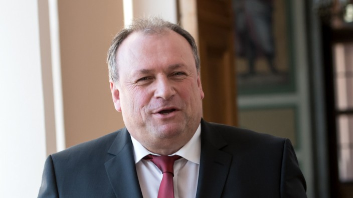 Politik in Bayern: Der CSU-Politiker Walter Nussel ist Beauftragter der Staatsregierung für Bürokratieabbau - und pflegte Geschäftsbeziehungen mit dem wegen Maskendeals in die Kritik geratenen Alfred Sauter.