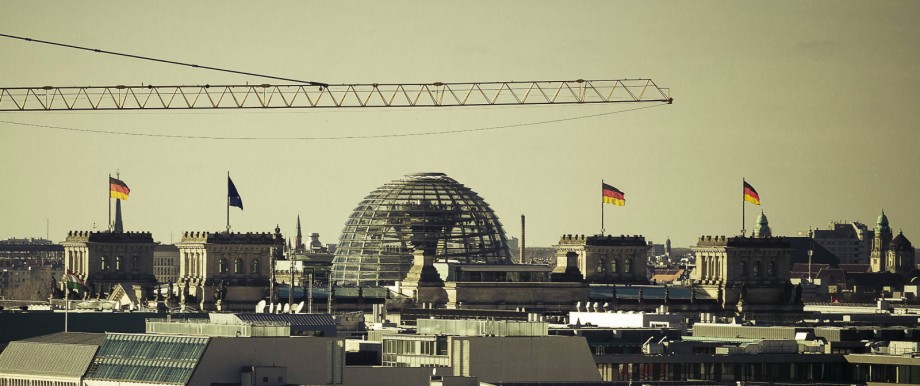 Germany Berlin Tiergarten View to Reichstag PUBLICATIONxINxGERxSUIxAUTxHUNxONLY CM000092