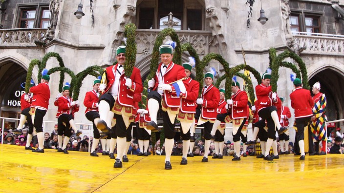 Tradition: Alle sieben Jahre tanzen die Schäffler in München. Und außer der Reihe auch heuer - um den angeblichen 500. Geburtstag der Tradition zu feiern.