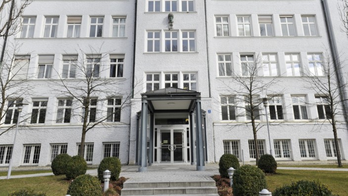 Max-Planck-Gesellschaft: Am Institut in Schwabing sicherten die Ermittler Akten.
