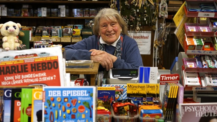 Gentrifizierung im Lehel: Elfriede Manz führt seit fünf Jahrzehnten einen kleinen Laden im Lehel.
