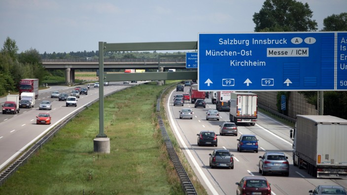 Autobahn A 99 auf der Höhe von Aschheim, 2013
