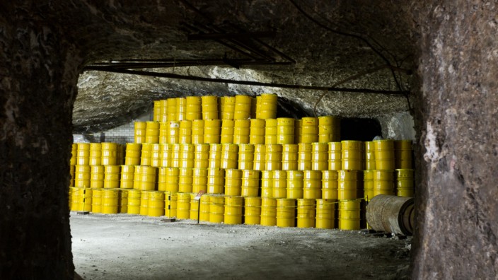 Schweiz: Fässer für Atommüll in rund 500 Metern Tiefe im Endlager für schwach und mittelradioaktiven Atommüll in Morsleben (Bördekreis).