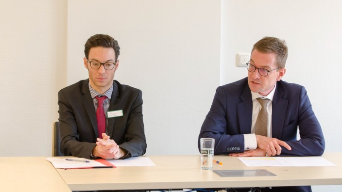 Entscheidung am Freitag: Geschäftsführer Joachim Ramming (rechts) und Kliniksprecher Christopher Horn verkünden die Hiobsbotschaft.
