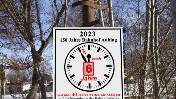 Aubinger Bahnhof  Barrierefreie Ortsverbindung zwischen Aubing und Neuaubing unterhalb des S-Bahnhofes Aubing; Seit kurzem hängt da eine tTfel, die nun jedes Jahr im Januar aktualisiert werden soll