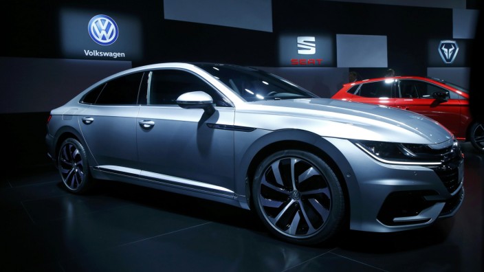 Der neue VW Arteon auf dem Genfer Autosalon 2017.