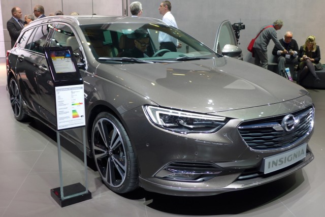 Opel Insignia Sports Tourer auf dem Genfer Autosalon 2017