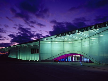 Dornier-Museum mit Lichtkunst von James Turrell;dpa