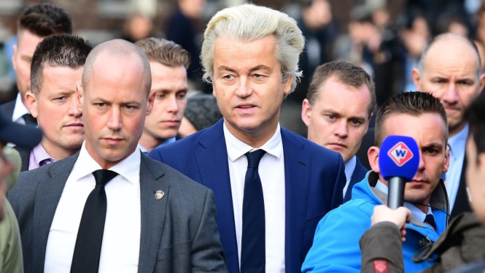 Wahl in den Niederlanden: Geert Wilders unterliegt bei der Parlamentswahl in den Niederlanden Ministerpräsident Rutte deutlich.